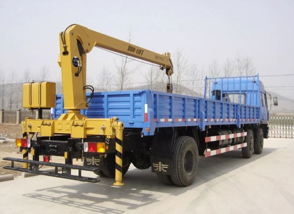 КМУ с телескопической стрелой SQ5SA4