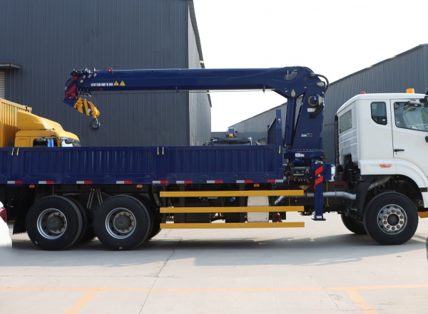 КМУ с телескопической стрелой SQ12SA5